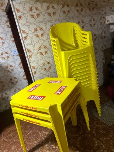 MESA E CADEIRAS