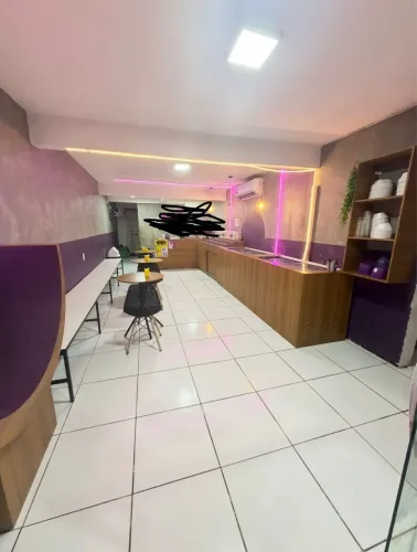 Loja de açaí e Gelatos em pleno funcionamento