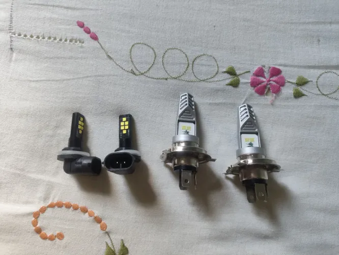 2 Lâmpadas led  h4 farol alto/baixo+ 2 lâmpadas led h27 farol de neblina 