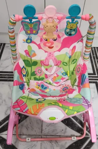 Cadeirinha de descanso e balanço infantil