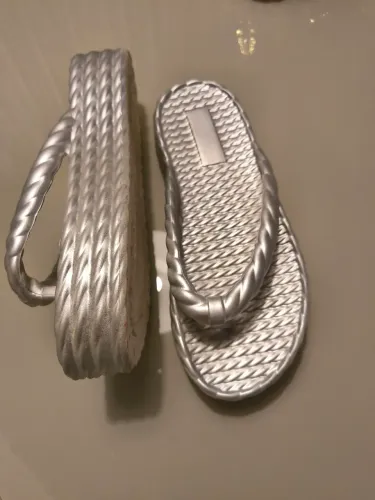 Chinelo plataforma trançado