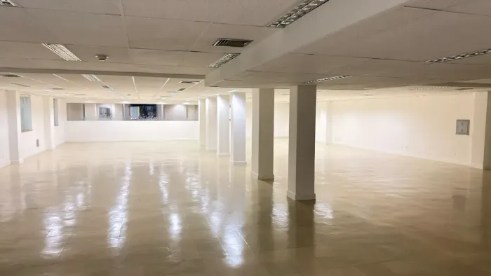 PRÉDIO COMERCIAL - SÃO CRISTÓVÃO