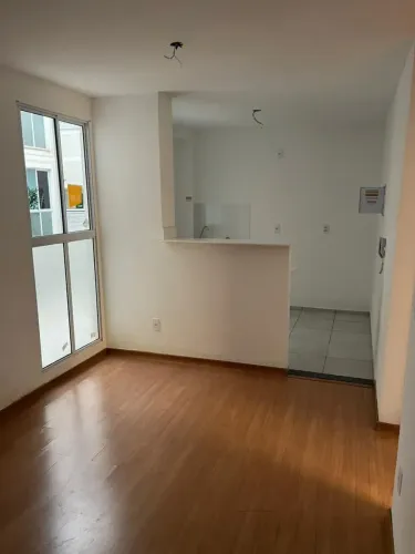 Condomínio Gran Jardim. Com 2 quartos, 1 vaga de garagem