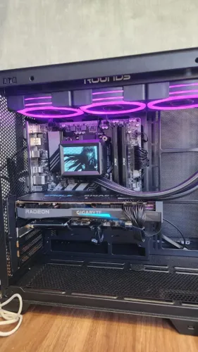 PC Gamer high end, AMD Ryzen 5 9600X, RX 6700xt 12gb, 32GB DDR5 (2x16gb), SSD M.2 500gb