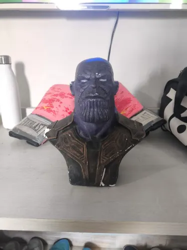 Cofre Thanos de Gesso