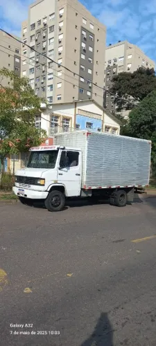Vendo 709 ano 93 direção hidráulica e freio a ar .torro por 80 mil só pega e sair trabal