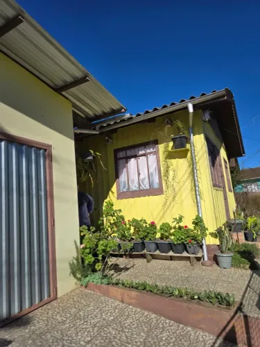Residência mista com 3 quartos, terreno 250 m² no Centro de Campo Alegre/SC