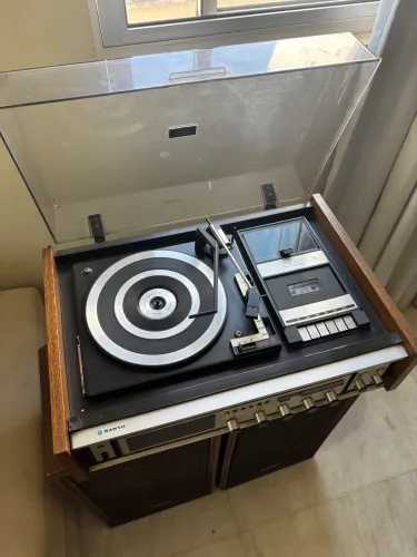 VITROLA / SOM 3 EM 1 SANYO VINTAGE