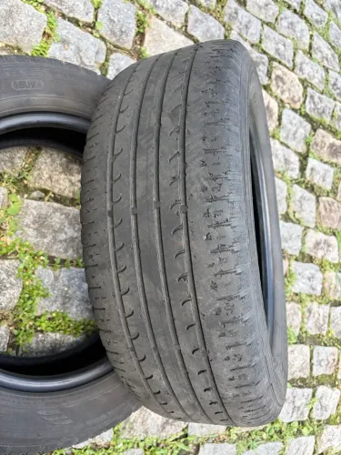 Pneu Efficientgrip 215 60R17