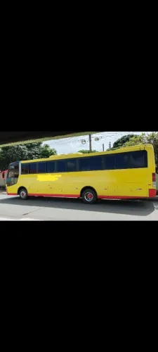 Ônibus Volks motor dianteiro.