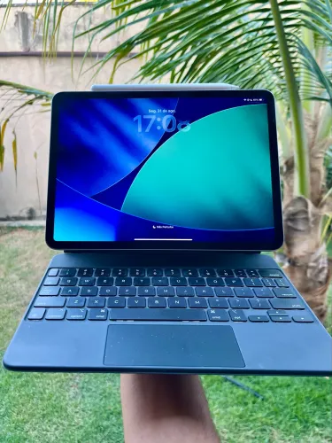 iPad Pro M2 256gb com Magic Keyboard e Pencil 2 aceito cartão e entrego