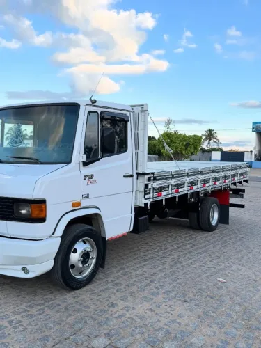 Caminhão 710