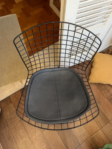 Cadeira Bertoia preta 