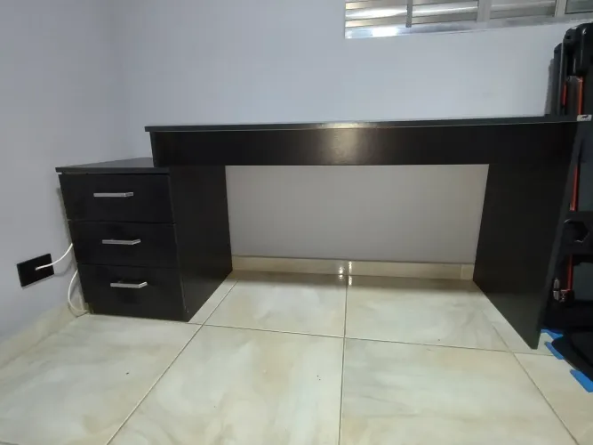 Vendo Mesa gamer ou para escritório