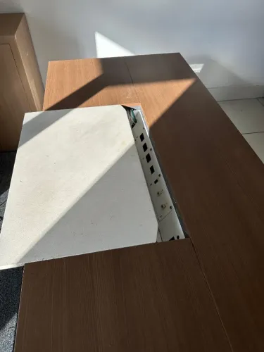 Mesa escritório diretoria com tomada embutida