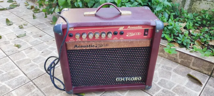 Caixa Amplificada Meteoro V40 - Usada