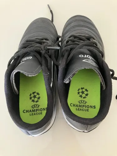 Chuteira Umbro Infantil Tam 35