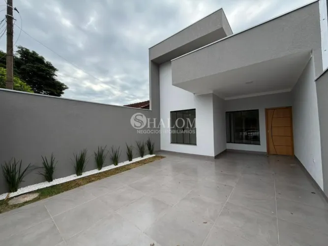 Casa à venda em Maringá, Conjunto Habitacional Requião, com 3 quartos, com 80 m²