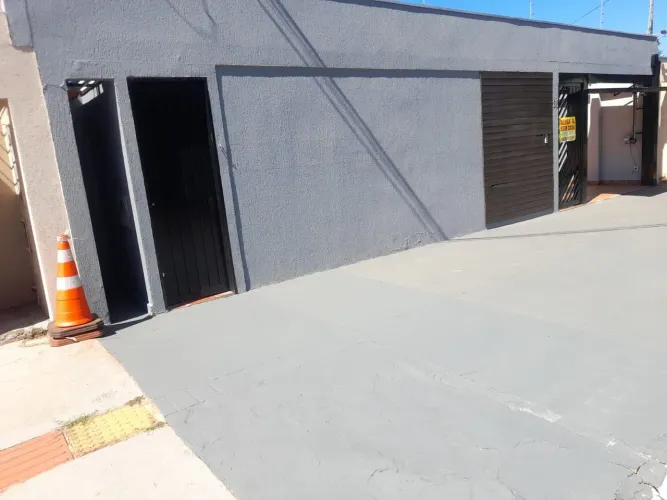 Aluga casa fins comercial a 100m da tv morena, Vilas Boas. Obs IPTU INCLUSO