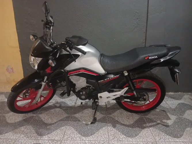 Honda cg 160 titam