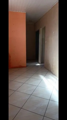 Alugo casa