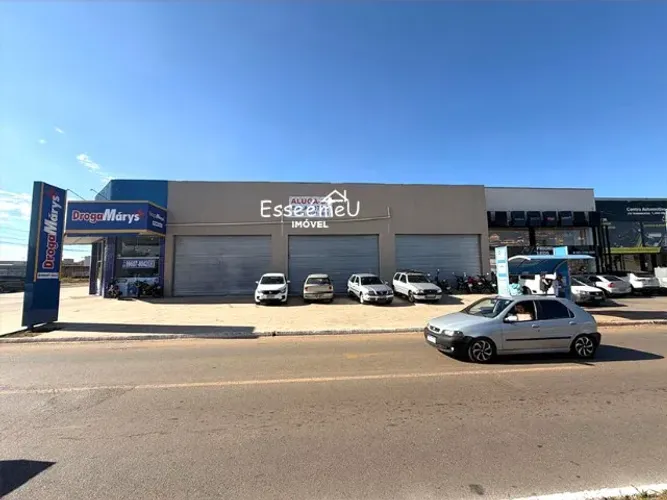 Galpão comercial 170 m2, 2 banheiros em av. comercial no Setor Faiçalville