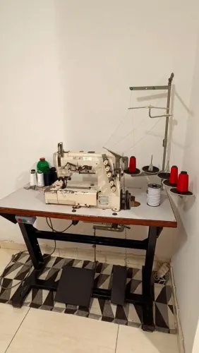Máquina de costurar colarette 3 agulhas