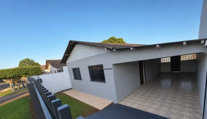 R$ 195.000- CASA EM CAMPO MOURÃO PR