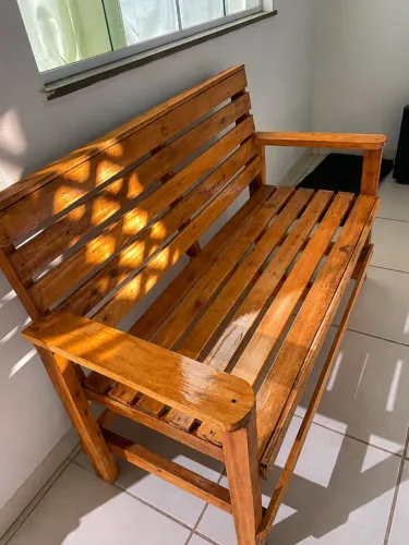 Banco de palletes em madeira