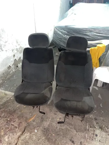 Banco Carros Quadrados cara chata dado