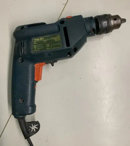 Furadeira de impacto B&D 7958-BR 127V - 500W - 60Hz