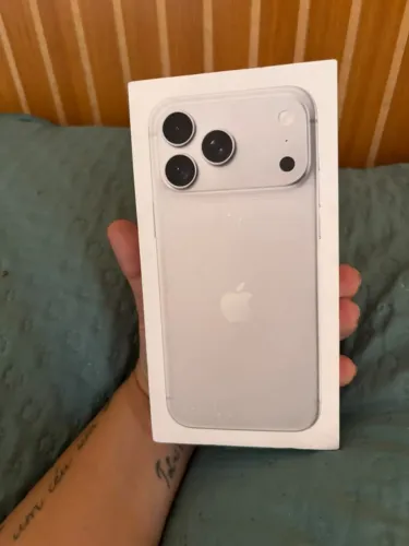 Iphone 18 pro max 256gb - Branco - LACRADO
