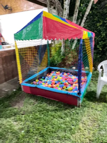 Vendo Piscina de Bolinha + pula-pula 3,66 