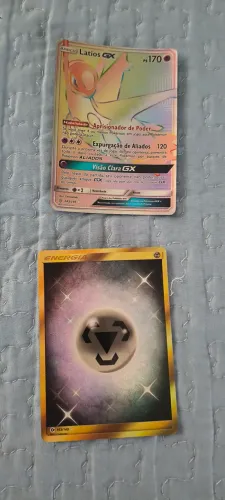 Cartas pokémon, latido raivosa e energia metal dourada