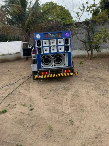 Paredão de som automotivo