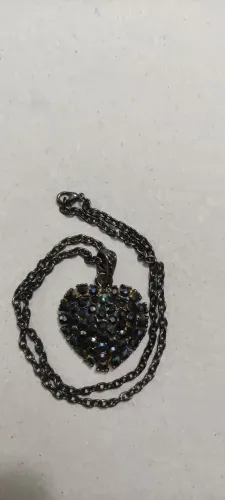 Colar Coração Preto Strass Furta-Cor Feminino Fashion Elegante