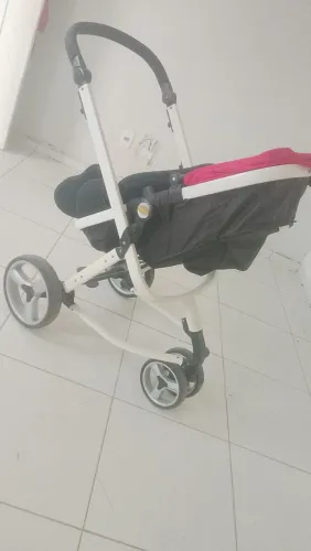 tenho carrinho de bebê semi novo