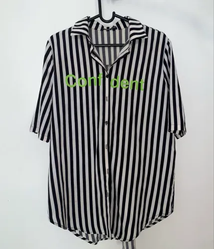Camisa listrada Confident !