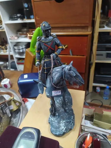 Escultura Cavaleiro Medieval