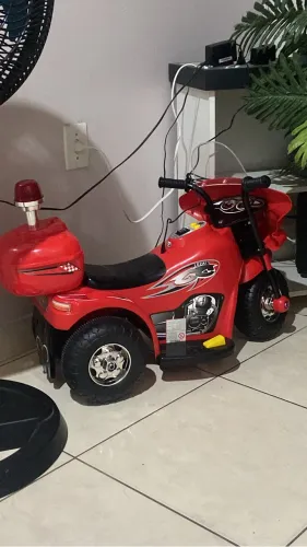 Moto elétrica infantil