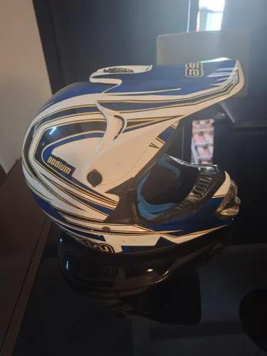 Capacete ASW PODIUM fibra de carbono
