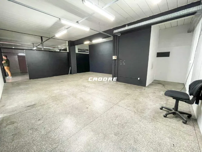 Sala comercial bem localizada com excelente visibilidade em área comercial I Cadore Imóvei