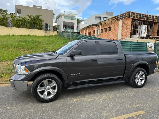 Ram Classic Laramie 5.7 V8 16V Gasolina 4X4 Aut. 2023