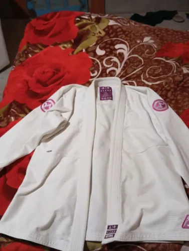 Vendo kimono Jiu Jitsu Alpha Vital A3S Branco