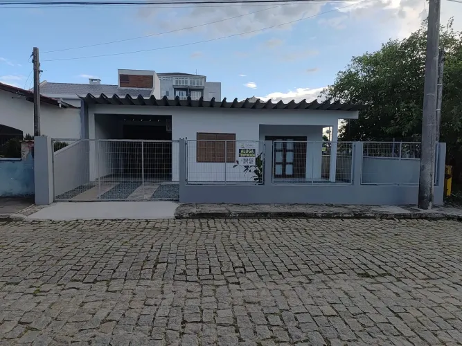 Locação Anual: Praia de Enseada Rua Rio de Janeiro