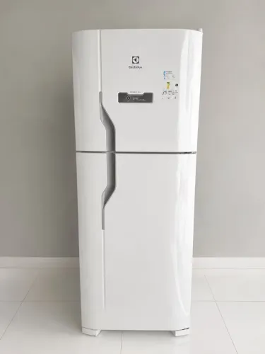 Geladeira frostfree eletrolux