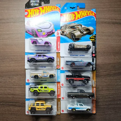 Set Hot Wheels 10 unidades Picapes + Temáticos