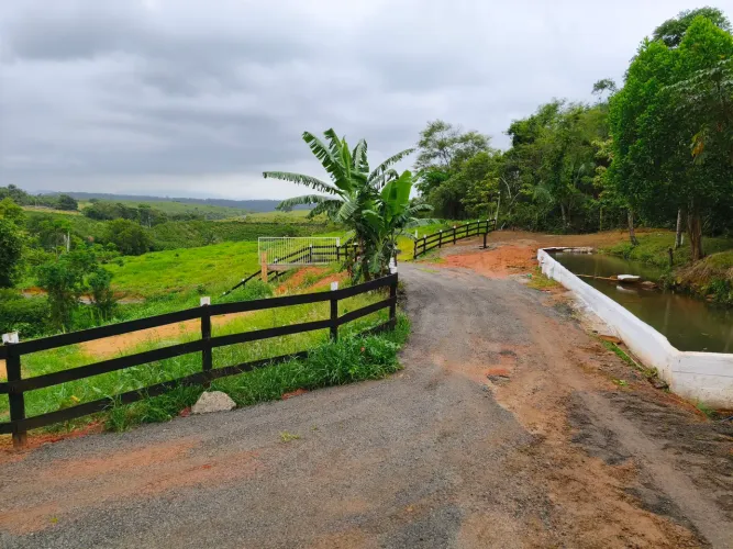 Chacaras na serra a 1,5 km da BR 101 próximo a antiga PRF