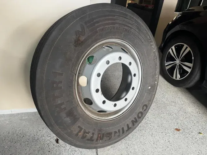 Roda Caminhao 295/80 aro 22.5 com Pneu Continental Novo sem uso