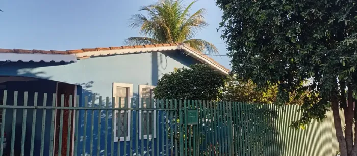 Duas casas na Cidade de Ouro Verde SP.